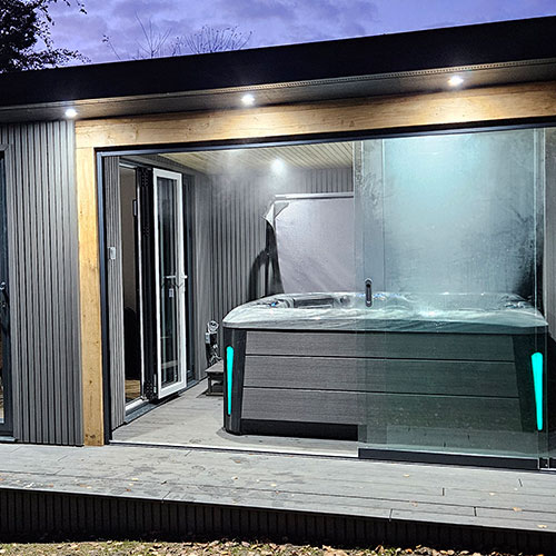 Garden Room With Hot Tub Ashford